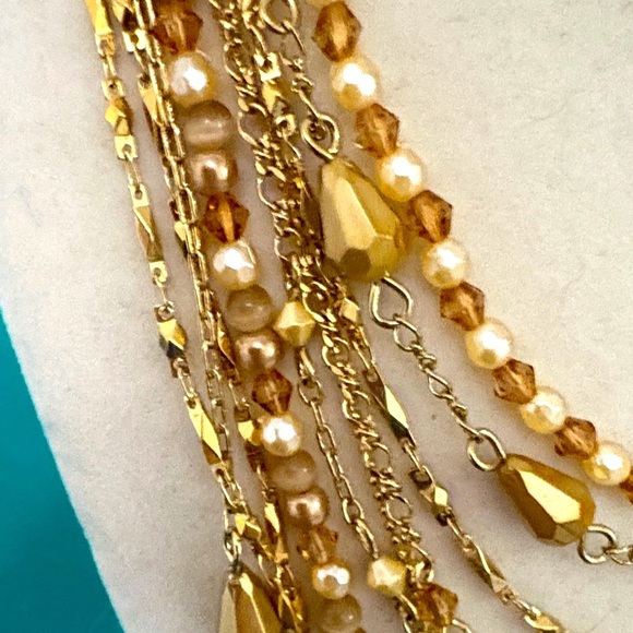 Vintage Avon, Luxurious Golden, Multistrand, Necklace & Earrings Set NIB - Picture 7 of 9